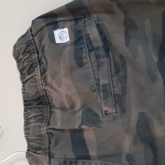 Free Planet Camouflage Jogger Sz S - Picture 10 of 10